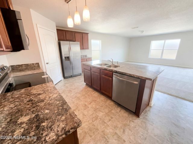 8951 MERSEYSIDE Avenue, Jacksonville, FL 32219