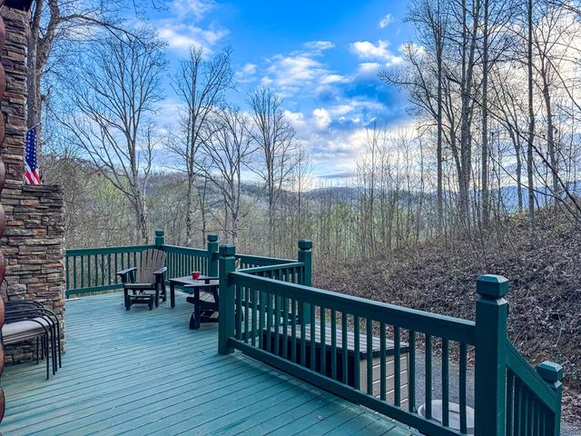 157 Frontier Drive, Hayesville, NC 28904