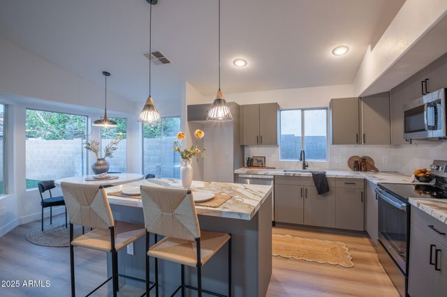 626 W CATCLAW Street, Gilbert, AZ 85233