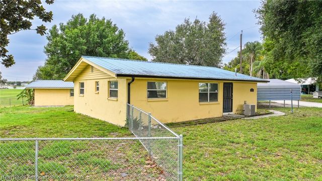 1690 N Tower Road, Avon Park, FL 33825