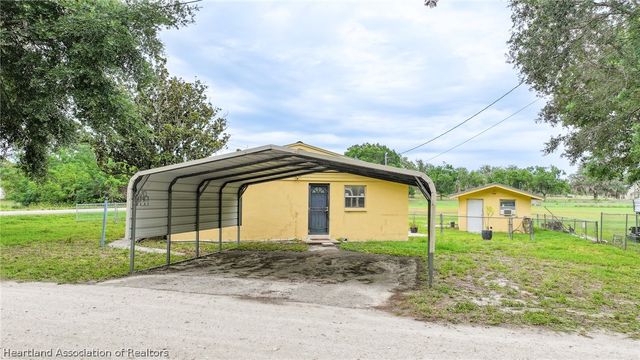 1690 N Tower Road, Avon Park, FL 33825