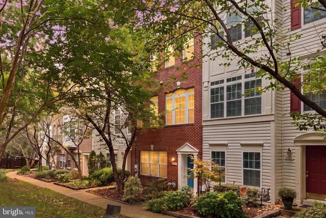 5408 CHEYENNE KNOLL PL, Alexandria, VA 22312