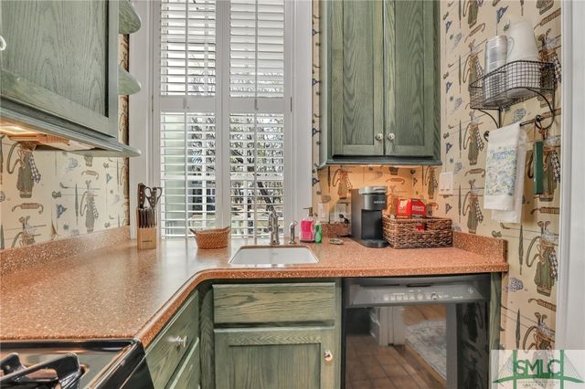 192 Myrtle Grove Lane, Richmond Hill, GA 31324