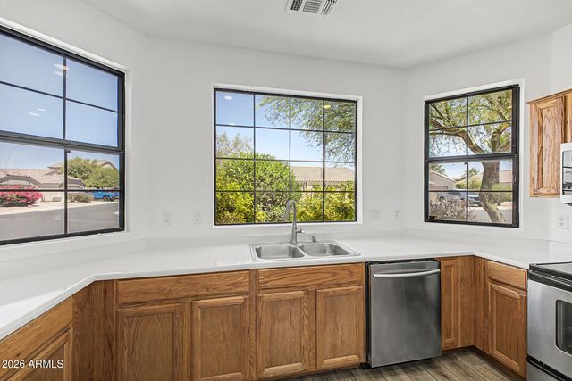 1951 W CAROL ANN Way, Phoenix, AZ 85023