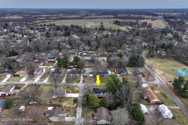 1004 Harmony Ln, Goshen, KY 40026