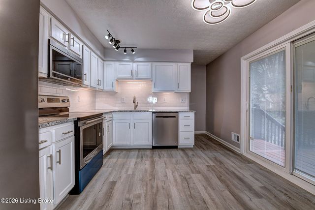 1004 Harmony Ln, Goshen, KY 40026