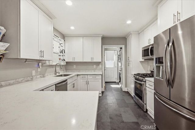 2032 W Porter, Fullerton, CA 92833
