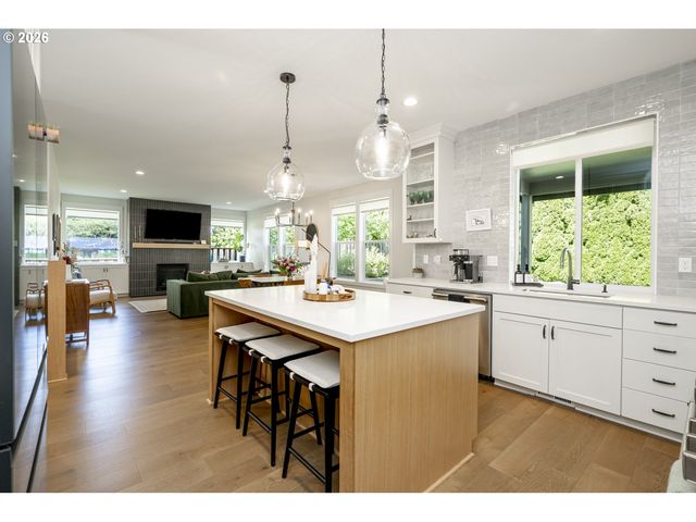 9240 Sw 52ND Ave, Portland, OR 97219