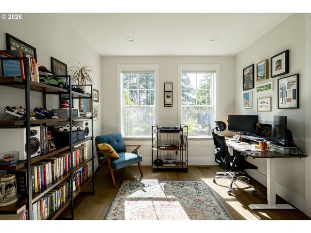 9240 Sw 52ND Ave, Portland, OR 97219