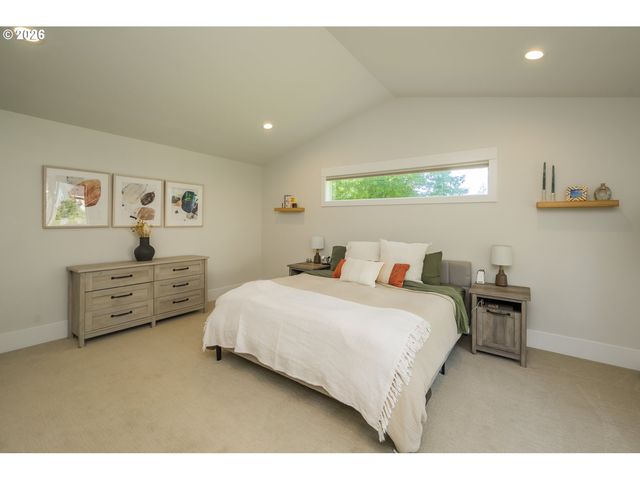 9240 Sw 52ND Ave, Portland, OR 97219