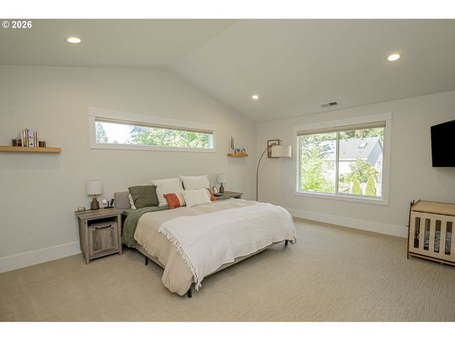 9240 Sw 52ND Ave, Portland, OR 97219