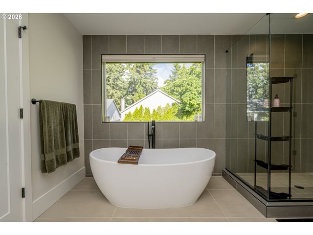 9240 Sw 52ND Ave, Portland, OR 97219