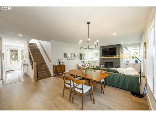 9240 Sw 52ND Ave, Portland, OR 97219