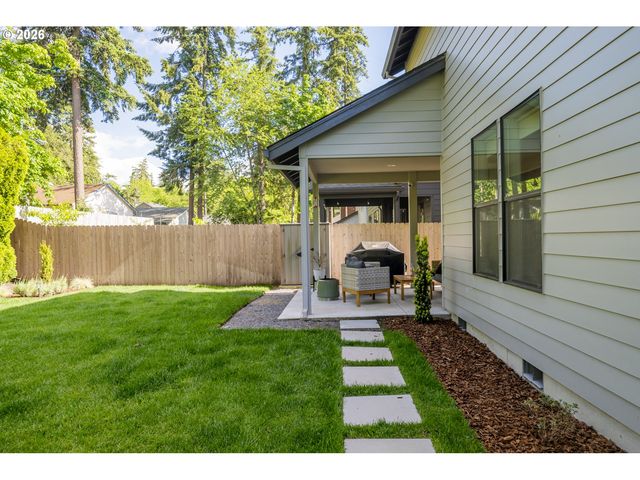 9240 Sw 52ND Ave, Portland, OR 97219
