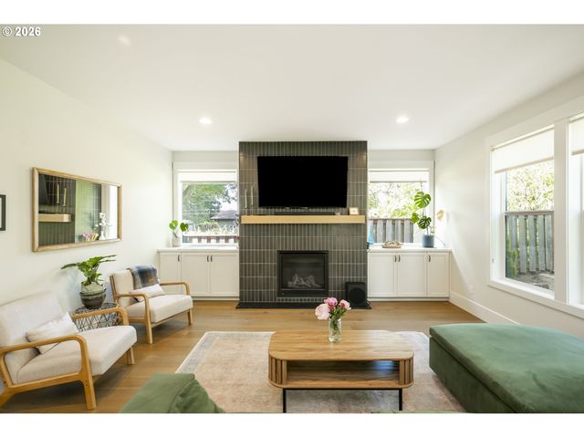 9240 Sw 52ND Ave, Portland, OR 97219