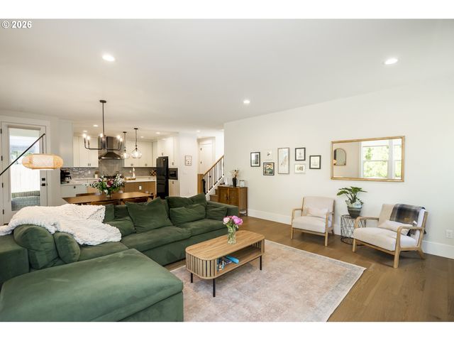 9240 Sw 52ND Ave, Portland, OR 97219