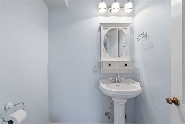 212 Spring Street, Eureka Springs, AR 72632