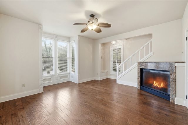 212 Spring Street, Eureka Springs, AR 72632