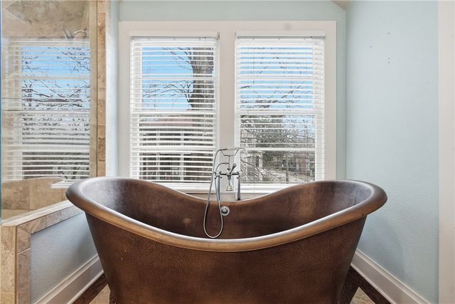 212 Spring Street, Eureka Springs, AR 72632