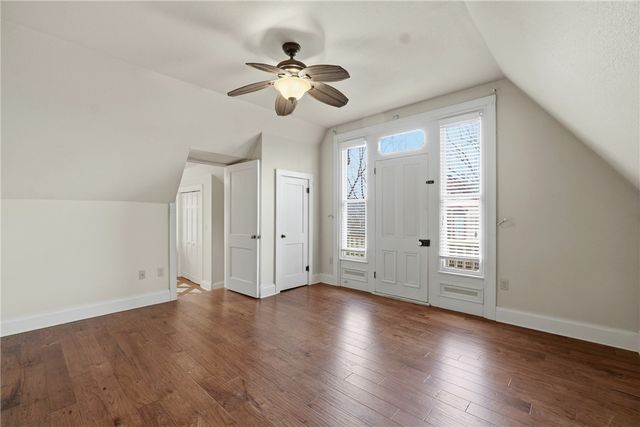 212 Spring Street, Eureka Springs, AR 72632