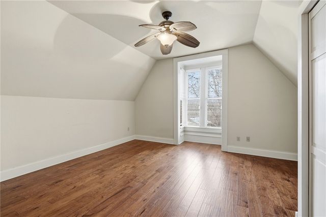 212 Spring Street, Eureka Springs, AR 72632