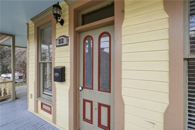 212 Spring Street, Eureka Springs, AR 72632