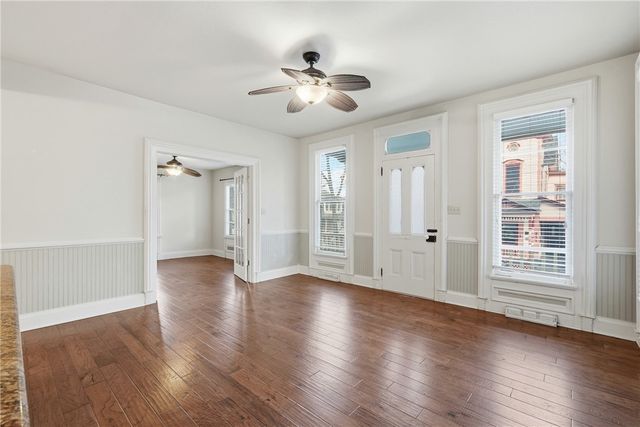 212 Spring Street, Eureka Springs, AR 72632