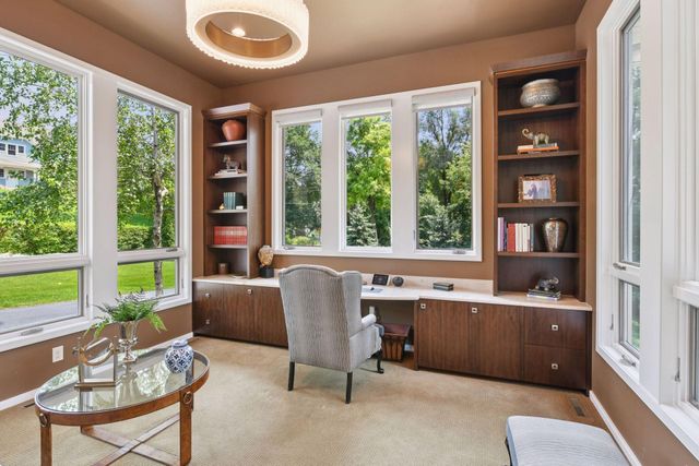 15 Queensland Lane N, Plymouth, MN 55447