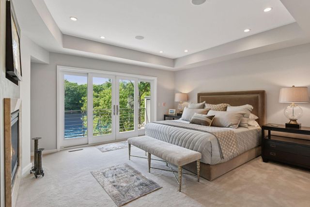 15 Queensland Lane N, Plymouth, MN 55447