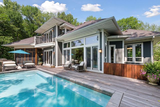 15 Queensland Lane N, Plymouth, MN 55447