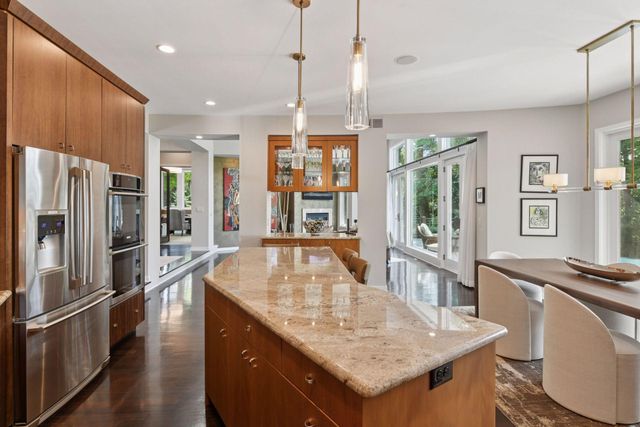 15 Queensland Lane N, Plymouth, MN 55447