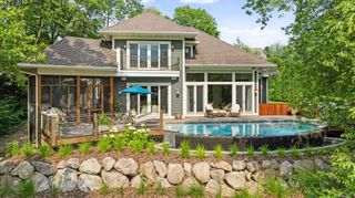 15 Queensland Lane N, Plymouth, MN 55447