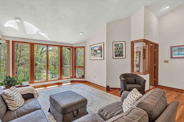 1124 Old Hollow RD, Buchanan, VA 24066