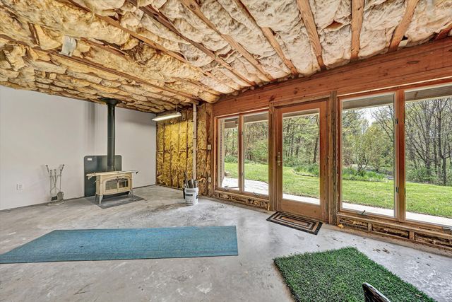 1124 Old Hollow RD, Buchanan, VA 24066