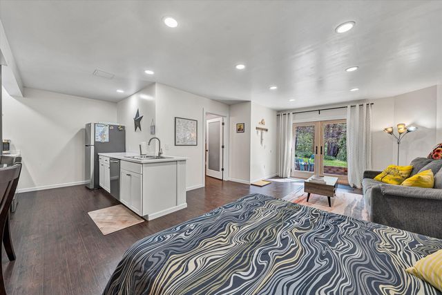1124 Old Hollow RD, Buchanan, VA 24066