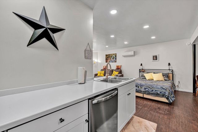 1124 Old Hollow RD, Buchanan, VA 24066