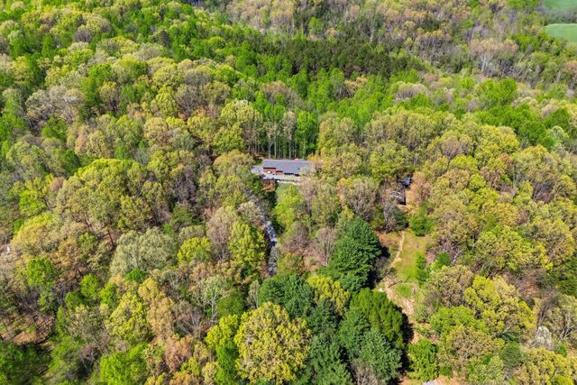 1124 Old Hollow RD, Buchanan, VA 24066