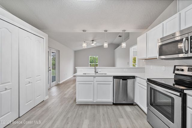 903 Raleigh Road SE, Palm Bay, FL 32909