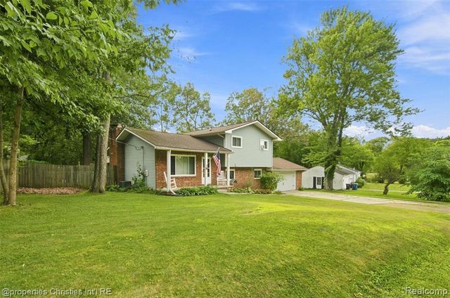 2631 Edgevale Drive, Waterford, MI 48329