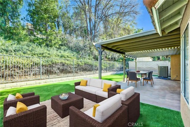 20061 Shadow Hills Court, Saugus, CA 91390