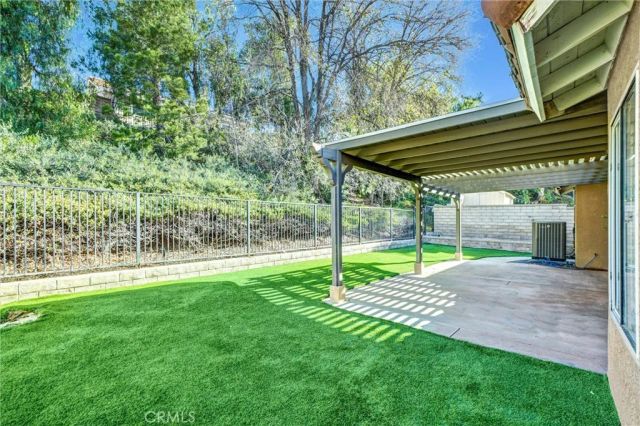 20061 Shadow Hills Court, Saugus, CA 91390