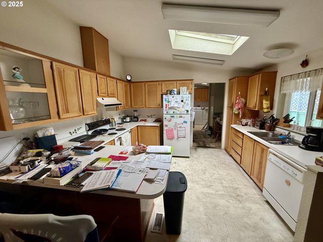 100 RIVER BEND Rd 74, Reedsport, OR 97467