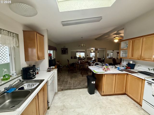 100 RIVER BEND Rd 74, Reedsport, OR 97467