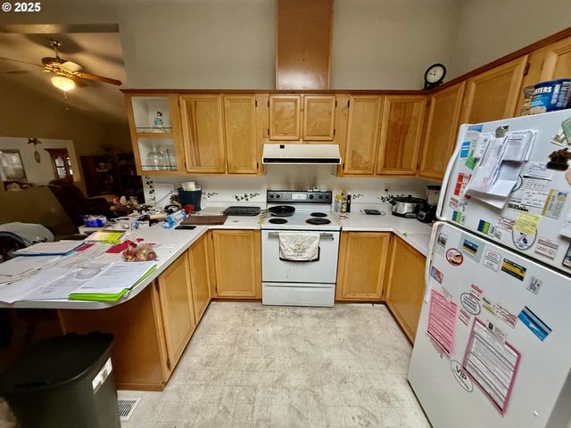 100 RIVER BEND Rd 74, Reedsport, OR 97467