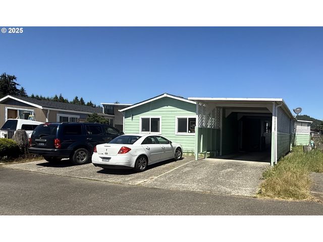 100 RIVER BEND Rd 74, Reedsport, OR 97467