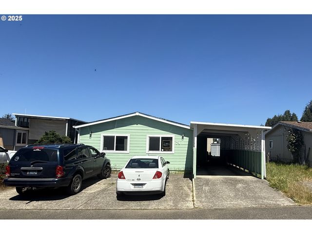 100 RIVER BEND Rd 74, Reedsport, OR 97467