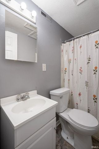 2000 TAM-O-SHANTER Lane, Kokomo, IN 46902