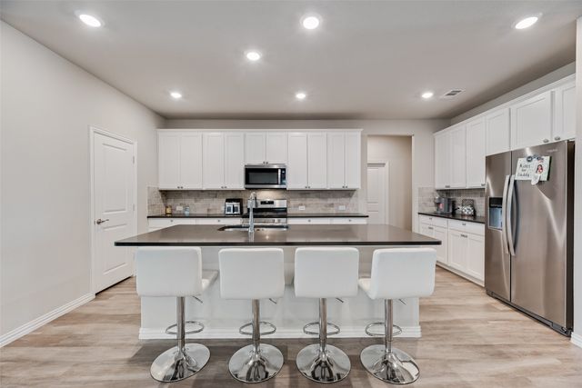 285 Sunshine Lane, Lavon, TX 75166