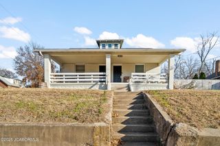 1014 W MCCARTY STREET, Jefferson City, MO 65109