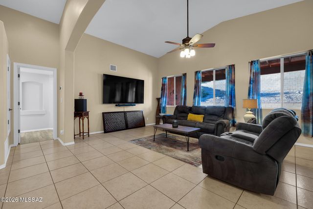 504 W Spearhead Road, Tucson, AZ 85737